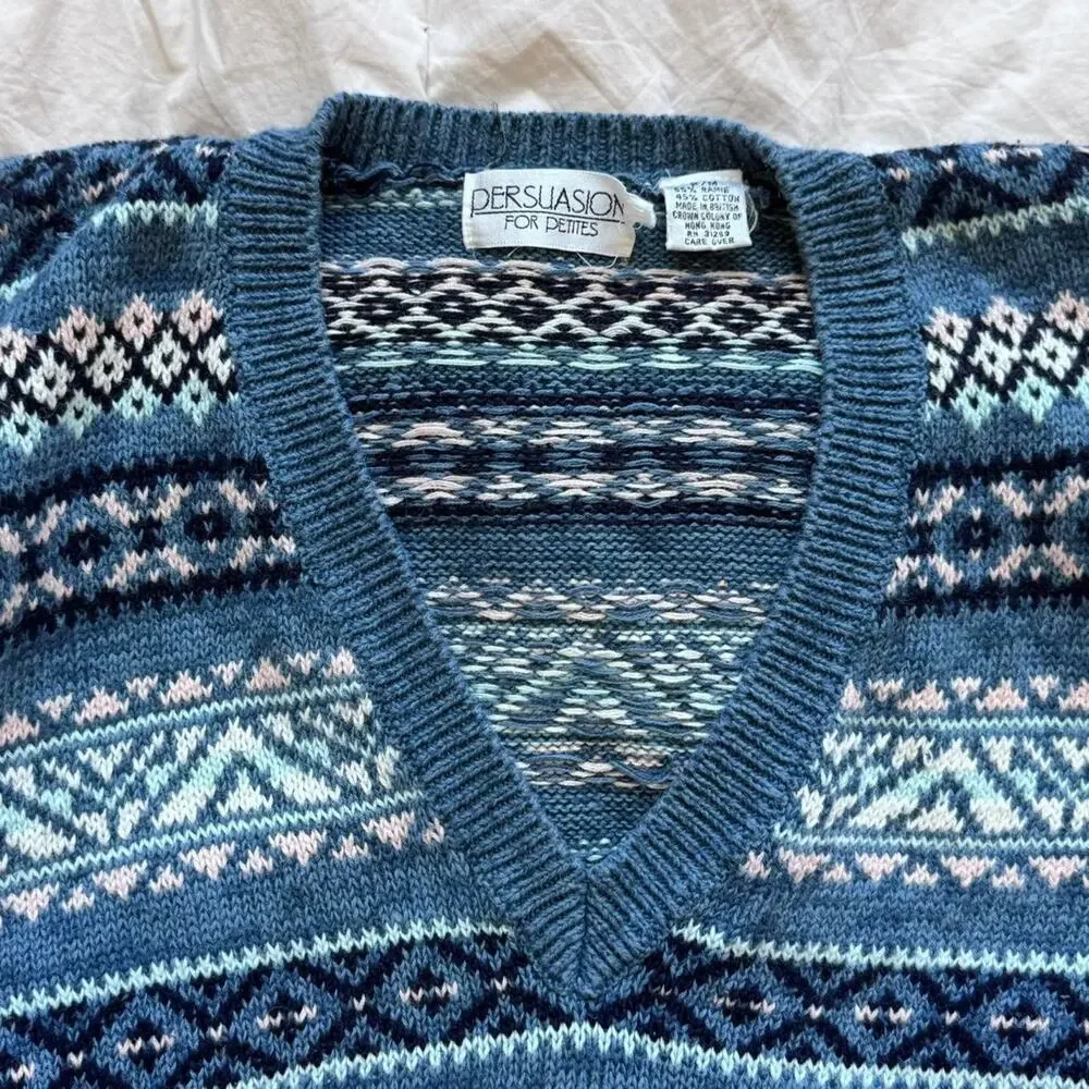 Vintage 90s fair isle blue knit v neck sweater sz PM cozy‎ cottagecore winter